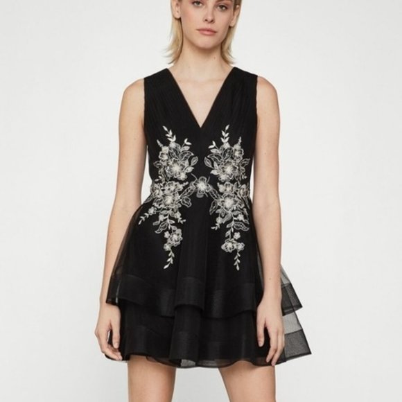 bcbg tulle applique dress
